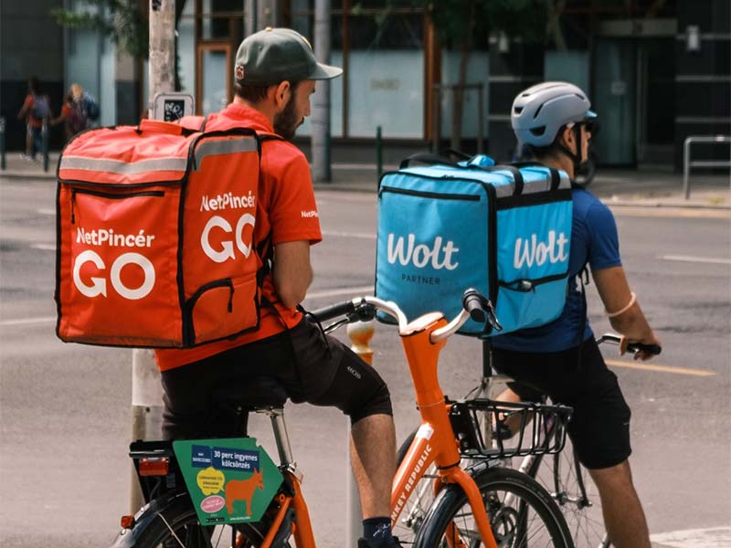 7 Ways Technology Has Revolutionized Food Delivery